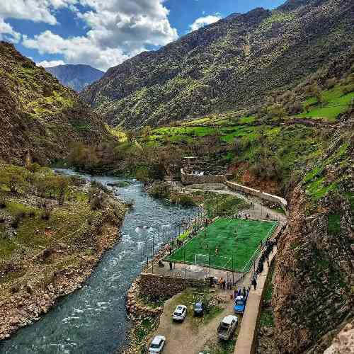 مرتضی برجسته پرده های گل گلی خونه های کاه گلی